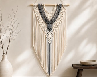 Tapiz de algodón tejido a mano estilo boho con borlas para colgar en la pared.