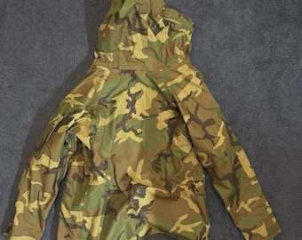 USGI US Army Cold Weather Parka M81 Woodland Camo Goretex Jacket Small Long