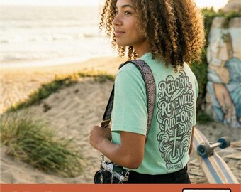 EverSince // Endless Wave // Ropa monocromática Heritage // Camiseta personalizada con el año de la camiseta