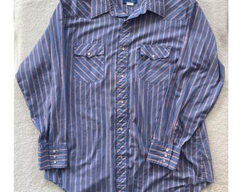 Camisa vaquera vintage Wrangler: Rayas azules y rojas con botones de perla (XL)