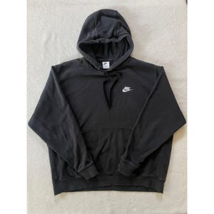 90-tals vintage Nike herr XL Club fleecehuvtröja svart sporttröja med logotyp