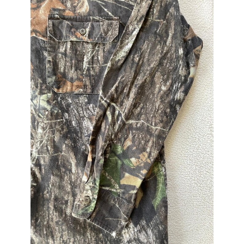 Camisa de franela grande para hombre FieldStaff de los 90, estampado de camuflaje Mossy Oak Breakup, manga larga, estilo Y2K. imagen 7