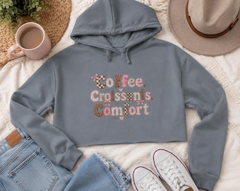 Trendy cropped hoodie | Donutbelettering, Cosy Café Coffee lovers Cosy girl esthetiek