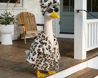 Roupa de ganso com estampa de leopardo para spa, roupão de pelúcia, touca para cabelo e óculos de sol para ganso de 58 cm | Fantasia de ganso para varanda