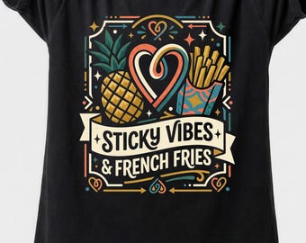 Camiseta "Sticky Vibes and French Fries", camiseta gráfica retro para amantes de la comida, camiseta estilo vintage con piña.