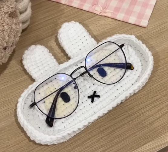Miffy Bunny Glasses Holder Beginner Desk Decor Pattern