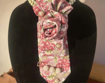 Embellished Neck tie floral necklace