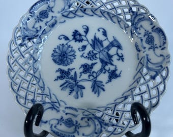 Antique German Blue Onion Reticulated Plates Pair Teichert Meissen Style