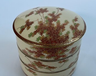 Antique Japanese Satsuma Stacked Box Signed Uchida, Three-Tier Jubako, Maple Leaf Gilt Design, Taisho-Showa Crackle Pottery