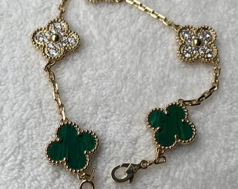 Pulsera vintage de oro de 18 quilates con malaquita y diamantes en forma de trébol, joyería de lujo.