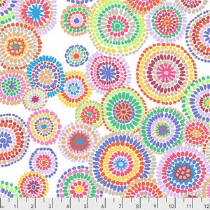 Kaffe Fassett Collective - Mosaic Circles - White - PWGP-176 124