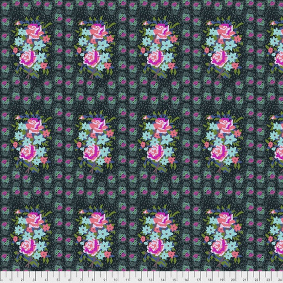 Hindsight Stitched Bouquet in Dim Hindsight Stitched Bouquet in Dim