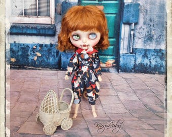 Blythe ~Inspirado en el estilo vintage~ Estampado de perro marinero~ 2 piezas ~ Época victoriana~ Incluye cochecito vintage de regalo ~ Por KarynRuby