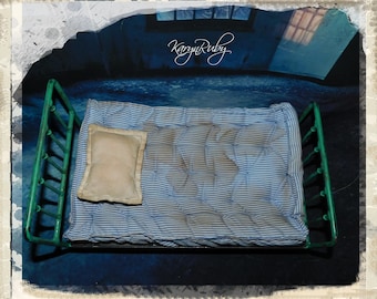 Blythe ~ ¡Colchón francés vintage y SOLO una almohada! ~ de la artista KarynRuby