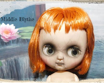 Muñeca Middie Blythe de segunda mano, diseño personalizado de Cheryl Bailey de Spooky Kids Workshop.