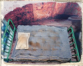 Blythe ~ ¡Colchón francés vintage y SOLO una almohada! ~ de la artista KarynRuby