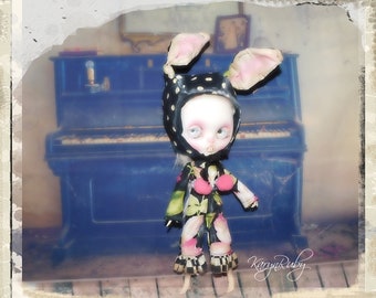 Blythe  ~ Vintage Style Rabbit Outfit~  2 piece OOAK  ~ By KarynRuby