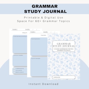 Op de afbeelding: Een Grammar Study Journal werkboek met een lichtblauwe bloemenkaft en binnenpagina's met secties voor onderwerpen, datum, theorie, oefeningen, veelgemaakte fouten en zelfevaluatie. De tekst luidt Grammar Study Journal.