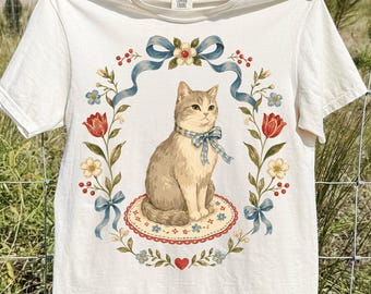 PNG de gato floral, diseño de camiseta de gato estilo cottagecore, gráfico de gato botánico, diseño de camiseta de gato vintage, PNG para amantes de los gatos, gráfico de camiseta de gato con flores silvestres