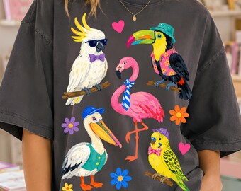 Imágenes PNG de aves tropicales estilo preppy, diseño de camiseta de aves tropicales, gráfico de aves exóticas, camiseta para amantes de las aves, imágenes PNG de flamencos, tucanes, cacatúas y pelícanos