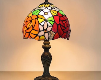 Lámpara de mesa de vidrieras con mosaico de rosas de estilo antiguo / Lámpara de mesilla Tiffany / Base de latón