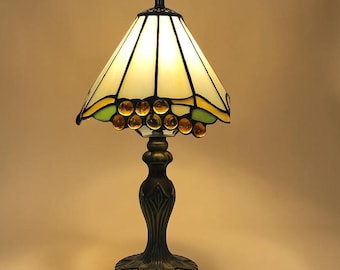 Tiffany tafellamp met kralenrand | Warme gloed op het nachtkastje | Zachtglasverlichting | Gezellige woondecoratie