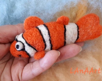 Cute clown fish, Nemo fish, Needle felted fish, Fish figurine, Collectible toy, Eco, Felted animals, wool felt, Ocean fish, Art doll