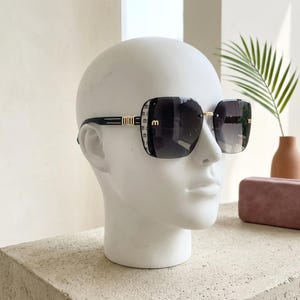 Damsolglasögon med fyrkantig båge och UV400-bågar, moderiktiga bilglasögon bild 13