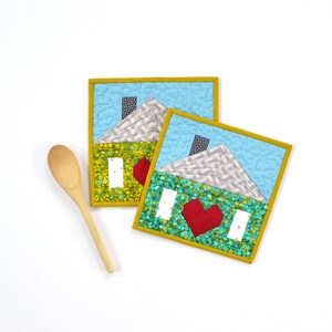 House Pot Holders, Quilted Pot Holders, Hostess Gift, Heart Pot Holders, Kitchen Accessories
