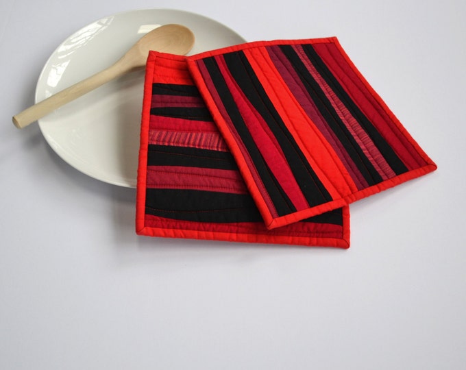 Quilted Pot Holders Red Pot Holders Modern Kitchen Decor Etsy