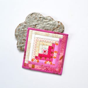 Mini Quilt, Log Cabin Mini Quilt, Quilted Mug Rug, Fabric Postcard, Mini Mini Quilt