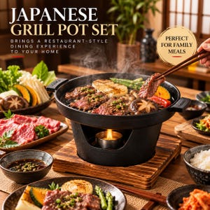 Puede incluir: Un juego de parrilla de hierro fundido negro sobre una base de madera con una vela encendida debajo. La parrilla contiene carne de res sellada, cebollas en rodajas, champiñones y espárragos. El texto dice JAPANESE GRILL POT SET y PERFECT FOR FAMILY MEALS.