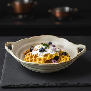 Bol de gres vintage con asas – Plato rústico de cerámica tosca para sopa o pasta – Plato de servir de cerámica en tonos tierra beige y marrón