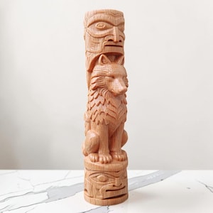 Modern 3.9" Hand-Carved Wooden Wolf Totem | Minimalist Animal Column Ornament | Elegant Study Room Decor | Men's Holiday Gift