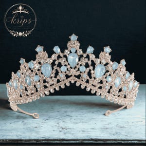 Tiara de cristal azul ópalo dorado, corona nupcial real, tocado de princesa azul ópalo, corona de boda con diamantes de imitación, tiara de quinceañera, tiara de concurso de belleza.