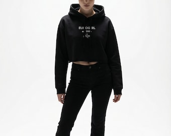 Sudadera corta de la marca EuroGirl Luxury Streetwear para mujer.