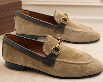 Mocasines de cuero de gamuza color canela hechos a mano con detalle de herradura, zapatos de vestir sin cordones para hombre.
