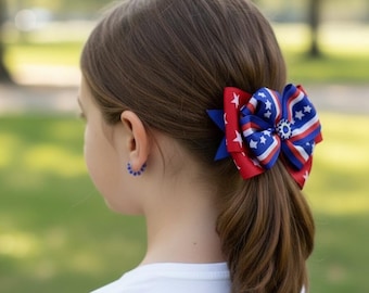 Fiocco per capelli patriottico da bambina / Fiocco per coda di cavallo rosso, bianco e blu fatto a mano / Accessorio per capelli per il 4 luglio / Fiocco in nastro personalizzato da boutique per bambine