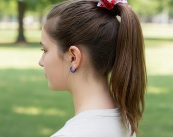 Fiocco per capelli da bambina fatto a mano su misura / Fiocco per coda di cavallo personalizzato da boutique / Accessorio per capelli patriottico rosso, bianco e blu / Fiocco personalizzato per la scuola e le vacanze
