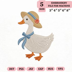 Puede incluir: Diseño bordado de un ganso con sombrero de paja, lazo azul y flor. El diseño incluye el texto "EMBROIDERY FILE FOR MACHINE" y opciones de tamaño de 7,6 cm, 10,2 cm, 12,7 cm, 15,2 cm y 20,3 cm.