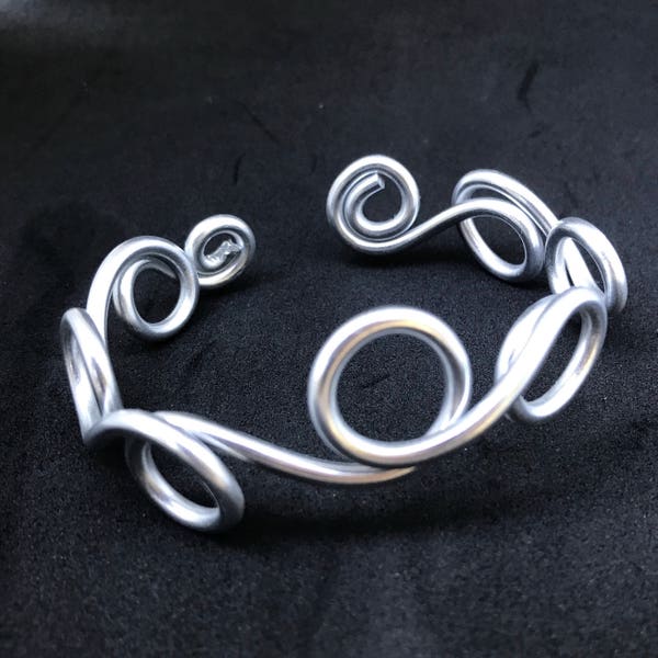 Silver Cuff Bracelet / Silver bracelets for Women / Wire Jewelry / Wire Wrapped Jewelry / Infinity Bracelet/ Recycled Aluminum