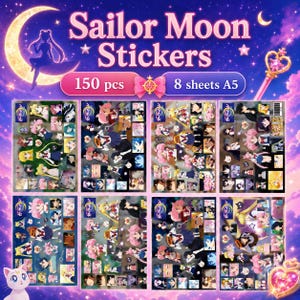 Puede incluir: Un set de 150 pegatinas de Sailor Moon en 8 hojas A5. La colección presenta varias ilustraciones de personajes de anime, incluyendo retratos y poses de cuerpo completo, sobre un fondo azul oscuro estrellado con una luna y varita.
