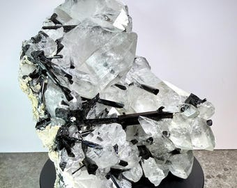 Himalayakwarts met zwarte toermalijn, Nepalees exemplaar voor verzamelaars, sculpturale cluster met schorl