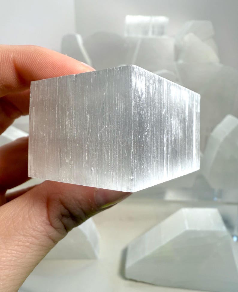 Roccia di selenite per TV, pietra per finestre in ulexite satinata, display a cristalli ottici, minerale bianco grezzo immagine 3