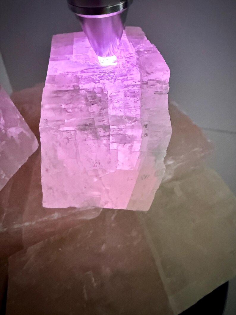Fatias de Calcita Manganosa Arco-Íris | Calcita Rosa Natural com Brilho UV imagem 13