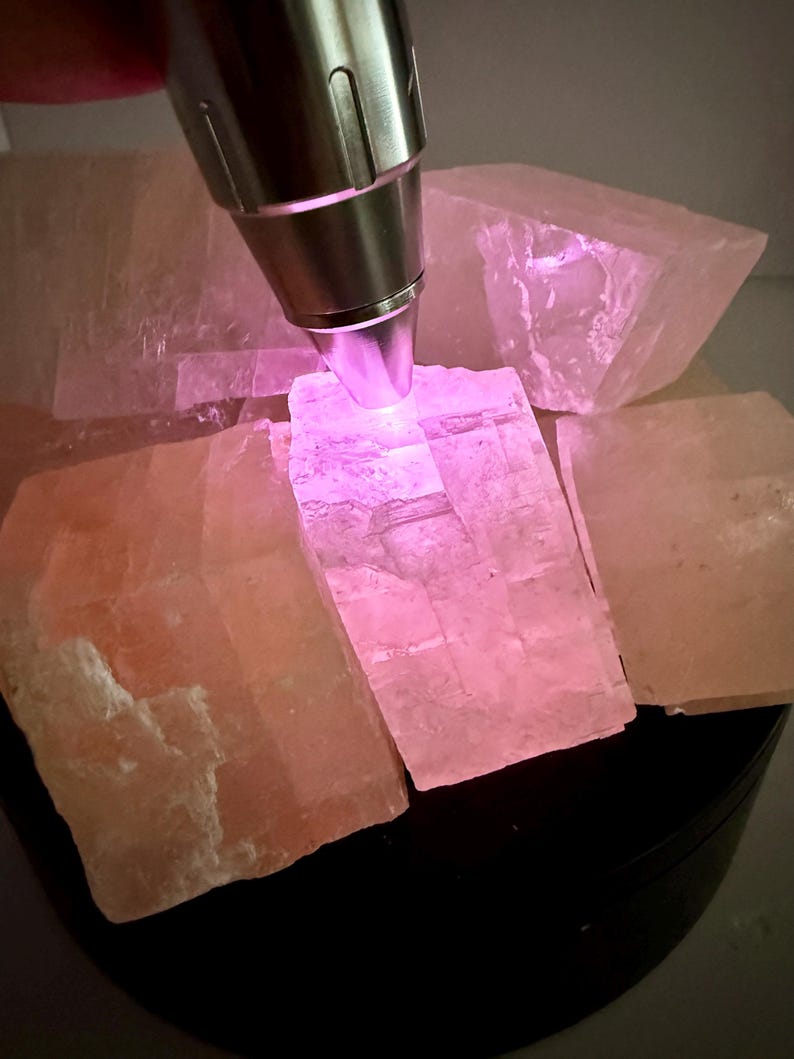 Fatias de Calcita Manganosa Arco-Íris | Calcita Rosa Natural com Brilho UV imagem 11