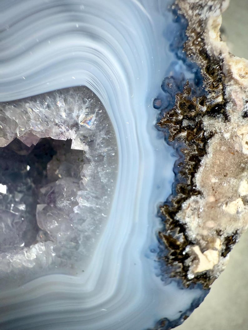 Las Choyas Geodes – Layered Parallax, Blue Chalcedony & Amethyst ...