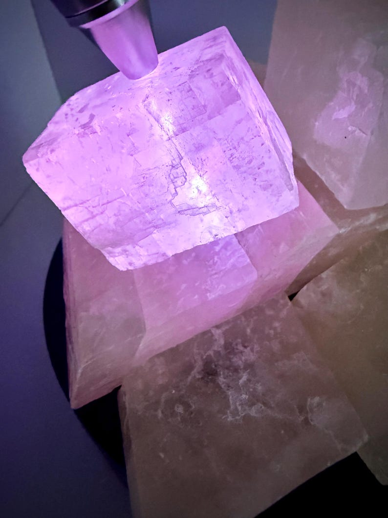Fatias de Calcita Manganosa Arco-Íris | Calcita Rosa Natural com Brilho UV imagem 2