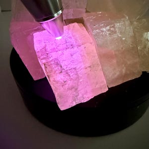 Fatias de Calcita Manganosa Arco-Íris | Calcita Rosa Natural com Brilho UV imagem 12