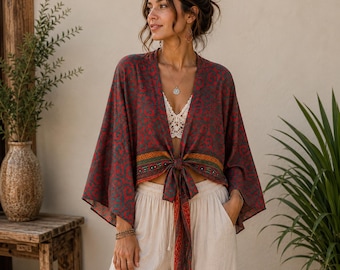 Handgemaakte boho-omslagtop: klokmouwen, bloemenprint, gestrikte voorkant